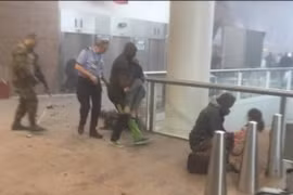 比利时首都布鲁塞尔扎芬特姆机场遭袭击