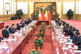 会谈场景（图片来源：http://news.sina.com.cn/）