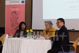 《翘传》德越双语版亮相仪式