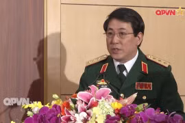 越南人民军总政治局主任梁强上。