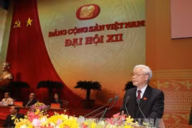 越共第十二届中央总书记阮富仲在大会上致闭幕辞。