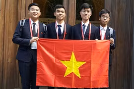 参加2016年国际化学奥林匹克竞赛的4名越南学生。（图：新河内报）