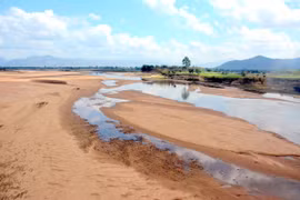 从现今到5月份，中部和西原地区各条河流的水位将继续下降。
