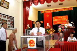选民陆续投票