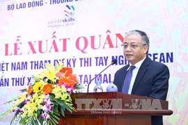 劳动荣军社会部副部长允戊枼在出征仪式上发表讲话（图片来源：越通社）