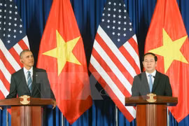 奥巴马总统与陈大光主席举行会谈之后共同主持记者会。