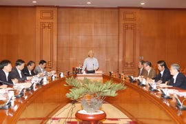 越共中央总书记阮富仲主持召开关于预防、打击腐败会议（图片来源：越通社）