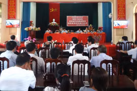 富寿省人民委员会候选人与选民接触（图片来源：phutho.gov.vn）