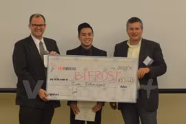 Bifrost Biotech队以抗肩酸背痛设备夺得一等奖，获得1万美元的奖金。 