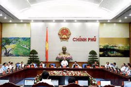 越南政府立法工作专题会议场景（图片来源：bienphong.com.vn）
