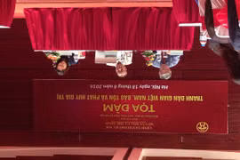 座谈会场景（图片来源：http://nguoiviet.net.vn/）