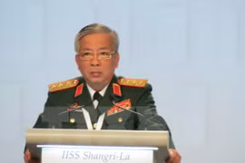 越南国防部副部长阮志咏上在会议上发表讲话（图片来源：越通社）