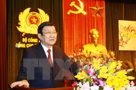 越南国家主席张晋创向公安部五号总局拜年​（图片来源：越通社）