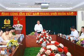越南政府副总理张和平交通警察局（图片来源：越通社） 