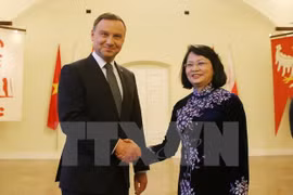 越南国家副主席邓氏玉盛会见波兰总统安杰伊•杜达