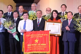 胡志明市劳动联合会荣获高贵奖项（图片来源：西贡解放报）