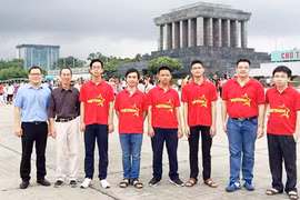 参加2016年国际数学奥林匹克竞赛的越南学生代表队（图片来源：sggp.org.vn） 