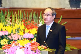 越南祖国阵线中央委员会主席阮善仁在第十三届国会第十一次会议上作了关于人民与选民意见建议收集情况的报告（图片来源：越通社）