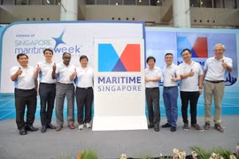 新加坡海事周与会代表合影（图片来源：seatrade-maritime.com）