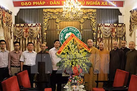 越南政府宗教委员会副主任裴青何率团走访越南佛教协会（图片来源：越通社）