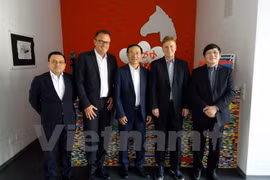 各位代表合影。