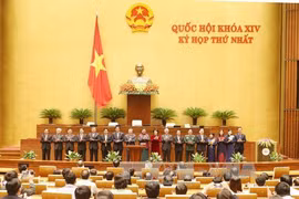 越南第十四届国会常务委员会亮相（图片来源：越通社）