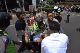 一名警察在爆炸事件中受伤​ （图片来源：越通社）
