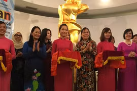 越南妇女联合会和东盟各国代表出席开幕式（图片来源：kinhtedothi.vn）