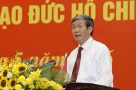 越共中央政治局委员、中央书记处常务书记丁世兄