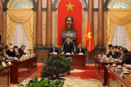 越南国家主席张晋创会见世界工联秘书长乔治•马瑞克斯