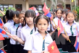 阮攸越老双语学校2016-2017新学年开学典礼在万象举行