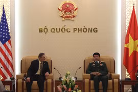 武文俊上将接见美国陆军高级战略领导研究计划经理威廉·格里戈尔教授
