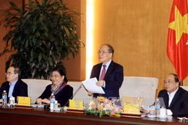 越南国会主席阮生雄主持会议（图片来源：越通社）