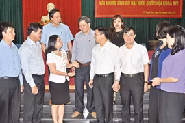 清化省赵山县第十四届国会代表候选人与选民会面（图片来源：​ http://baothanhhoa.vn）