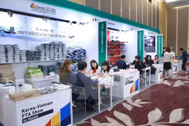 越南与韩国企业代表会面交流（图片来源：越通社）