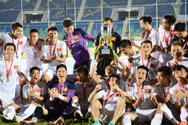 越南队庆祝​胜利 （图片来源：http://laodong.com.vn）