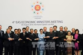 与会代表合影。