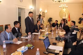 越南驻德国大使段春兴2日在河内举行的新闻发布会上致辞。