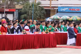 与会代表。