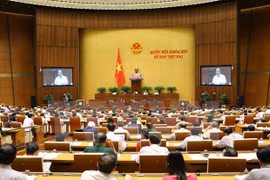 越南第十四届国会第二次会议10月25日继续在会堂举行全体会议