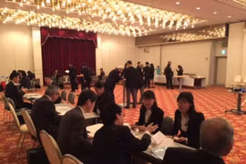 附图：越南大学生与日本企业举行交流活动（图片来源：越通社）