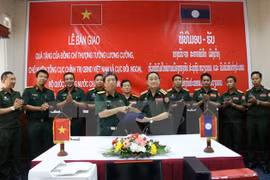 赠送仪式场景（图片来源：越通社）