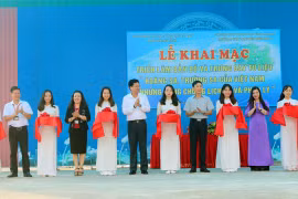“黄沙、长沙归属越南——历史证据和法律依据”专题展在河南省举行