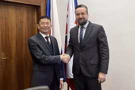 斯洛伐克议会领导人高度评价越南经济的可持续增长