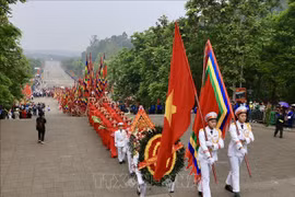 越南政府总理范明政出席雄王祭祖仪式