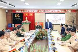 越南政府总理范明政:交警要从控制职能向引导、帮助、为群众创造条件方向转变