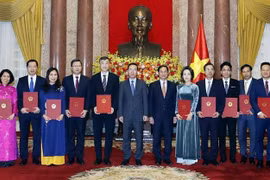 国家主席武文赏向越南新任驻外大使颁发任命书
