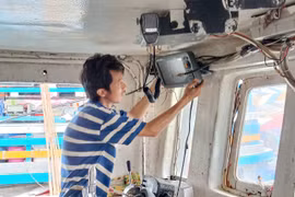 解除IUU黄牌警告：从严进行海上作业渔船监管工作