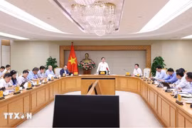 最大限度简化程序 发展屋顶光伏发电