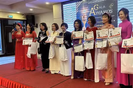 法国越南女企业家表彰会在巴黎举行